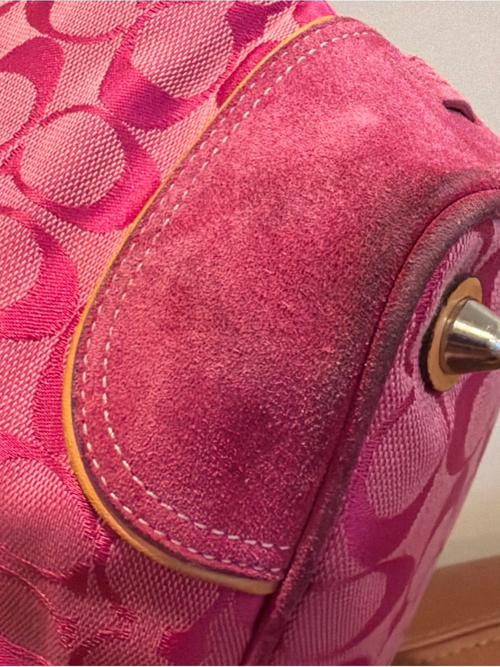 Coach 6892 Signature Pink
Hampton Bag - Picture 5 of 10